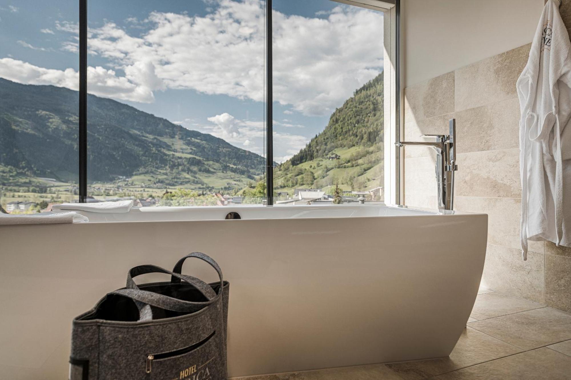 Hotel Norica - Thermenhotels Gastein Mit Dem Bademantel Direkt In Therme 4*