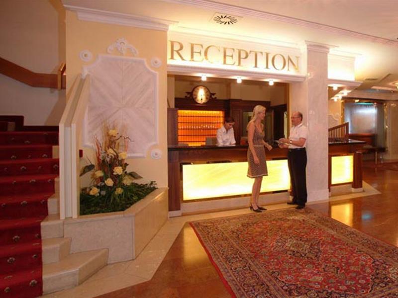 Norica - Thermenhotels Gastein Mit Dem Bademantel Direkt In Therme Bad Hofgastein